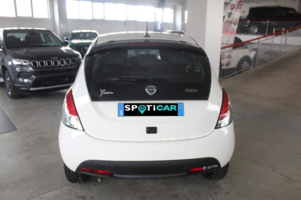 Lancia Ypsilon usata a Terni (5)