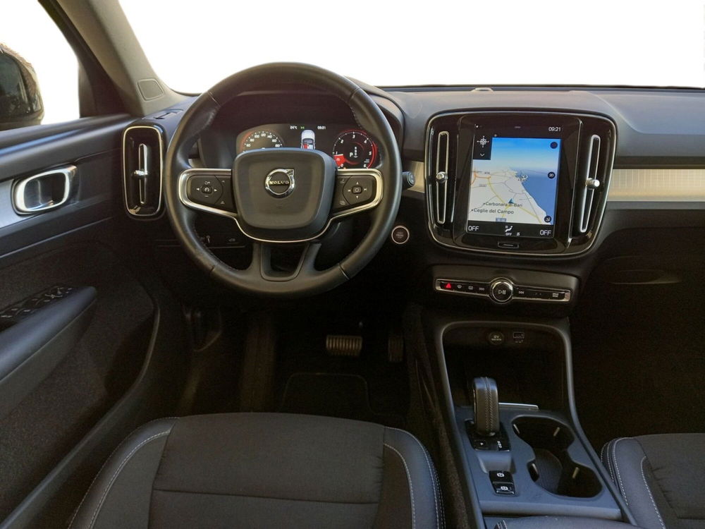 Volvo XC40 usata a Bari (9)