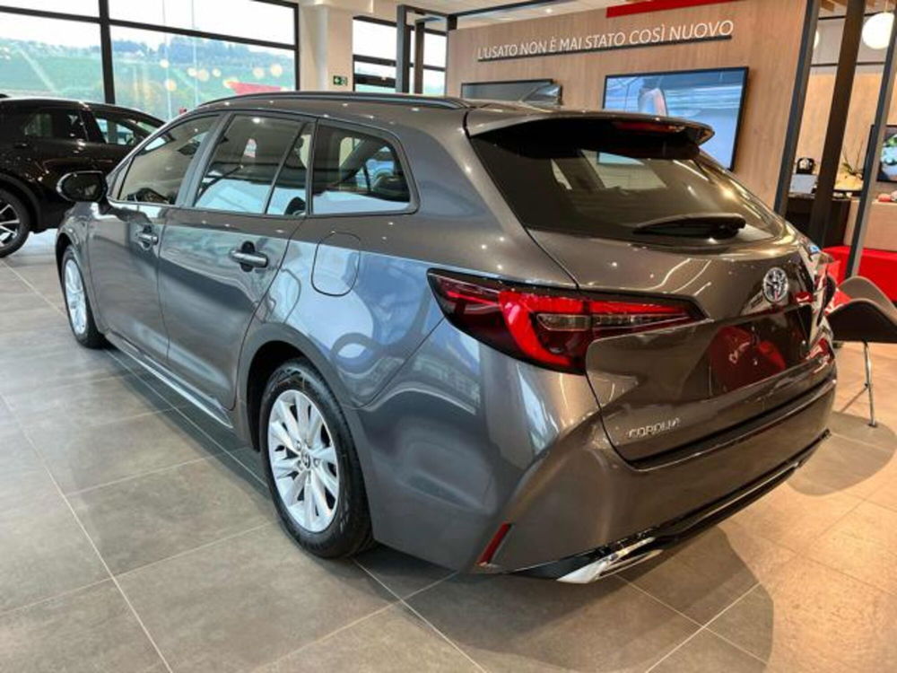 Toyota Corolla Touring Sports nuova a Cuneo (3)