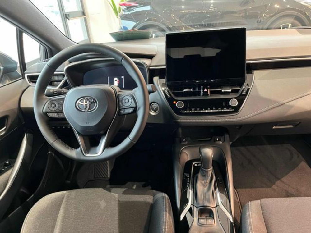 Toyota Corolla Touring Sports nuova a Cuneo (6)