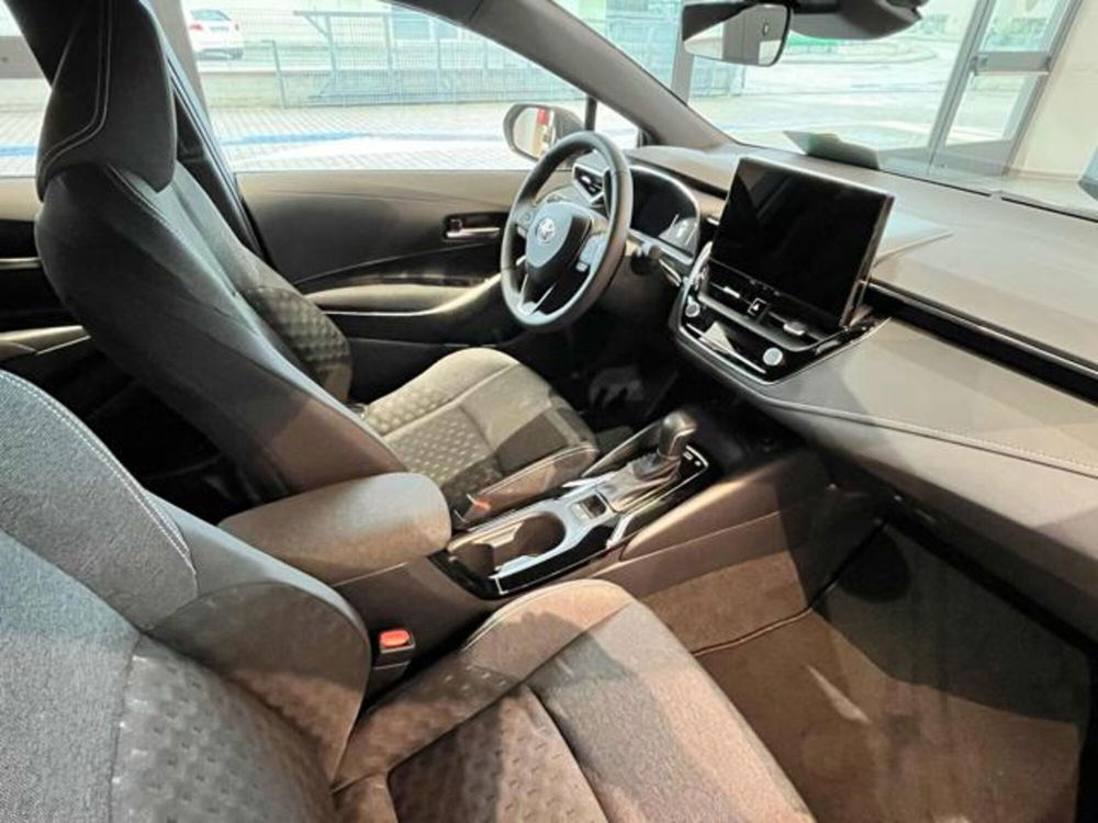 Toyota Corolla Touring Sports nuova a Cuneo (8)