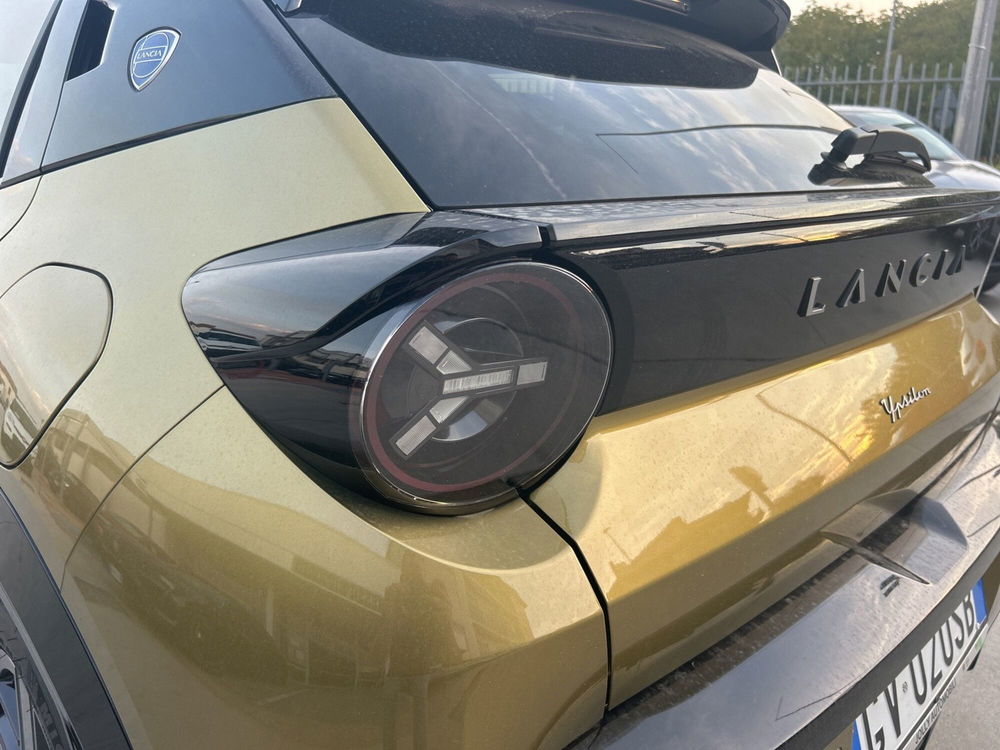 Lancia Ypsilon nuova a Frosinone (10)