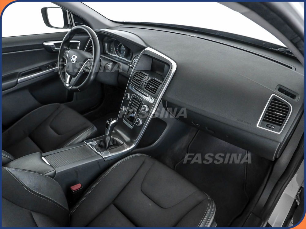 Volvo XC60 usata a Milano (14)