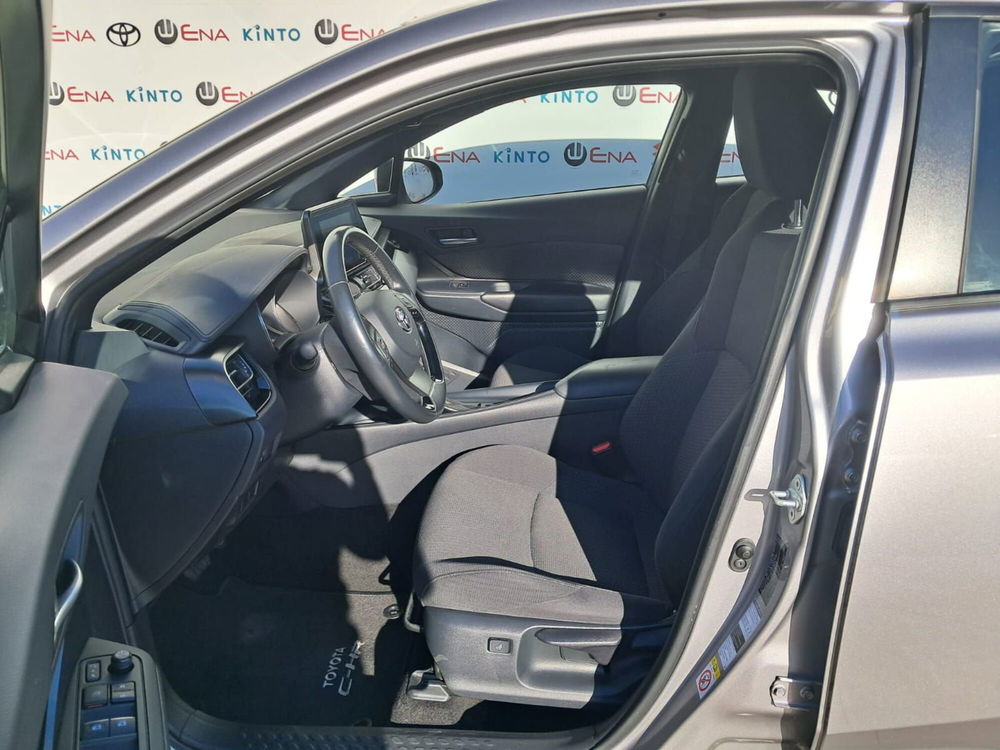 Toyota Toyota C-HR usata a Cagliari (12)