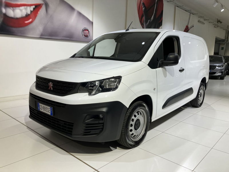 Peugeot Partner Furgone BlueHDi 100 PL Furgone Premium  del 2021 usata a Fornovo di Taro