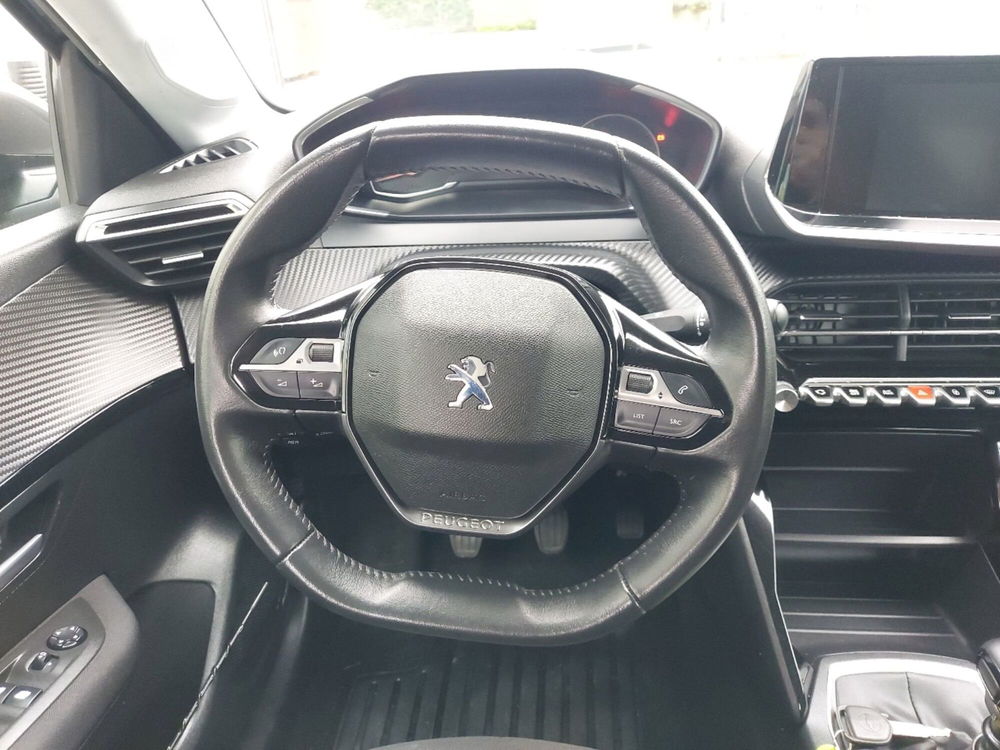 Peugeot 208 usata a Como (8)