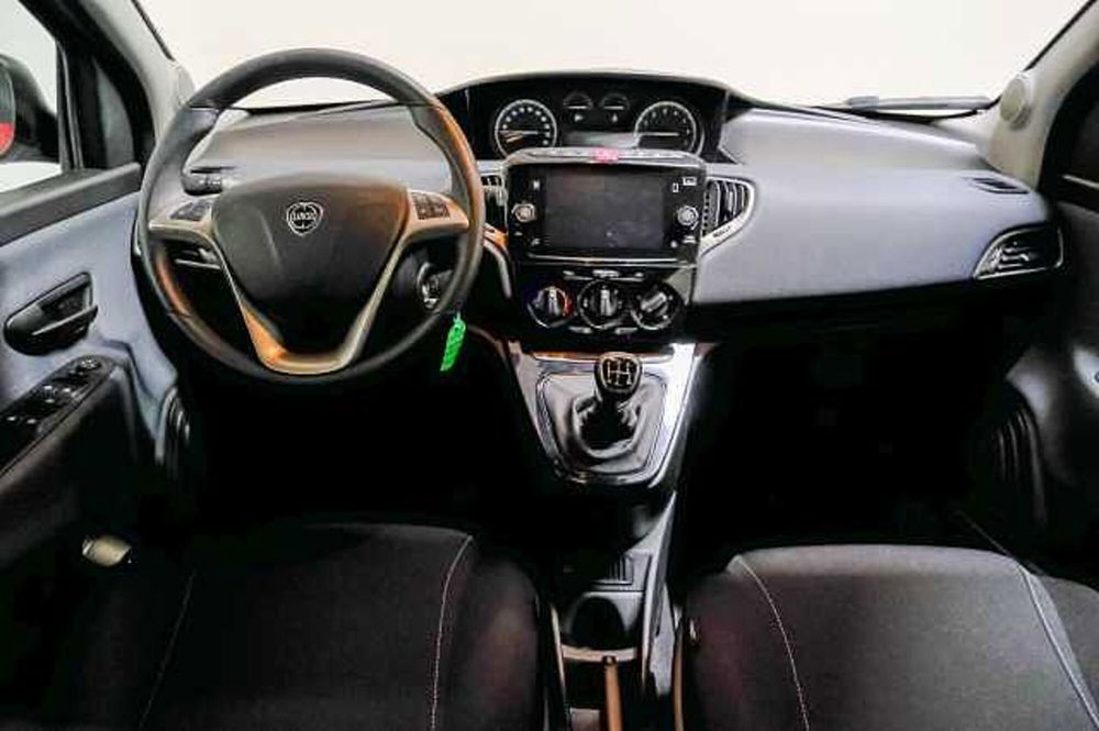 Lancia Ypsilon usata a Catanzaro (9)