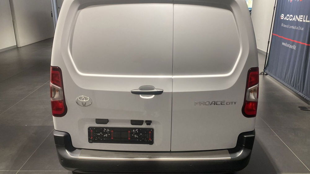 Toyota Proace City nuova a Bergamo (3)