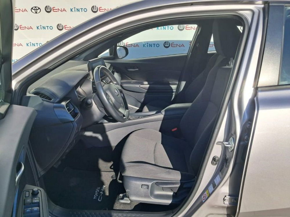 Toyota Toyota C-HR usata a Cagliari (12)