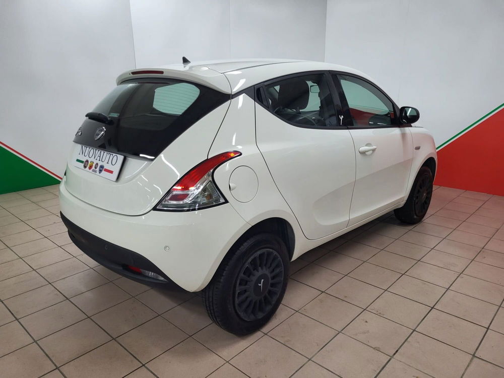 Lancia Ypsilon usata a Arezzo (3)