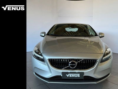 Volvo V40 T2 Geartronic Business  del 2018 usata a Monza