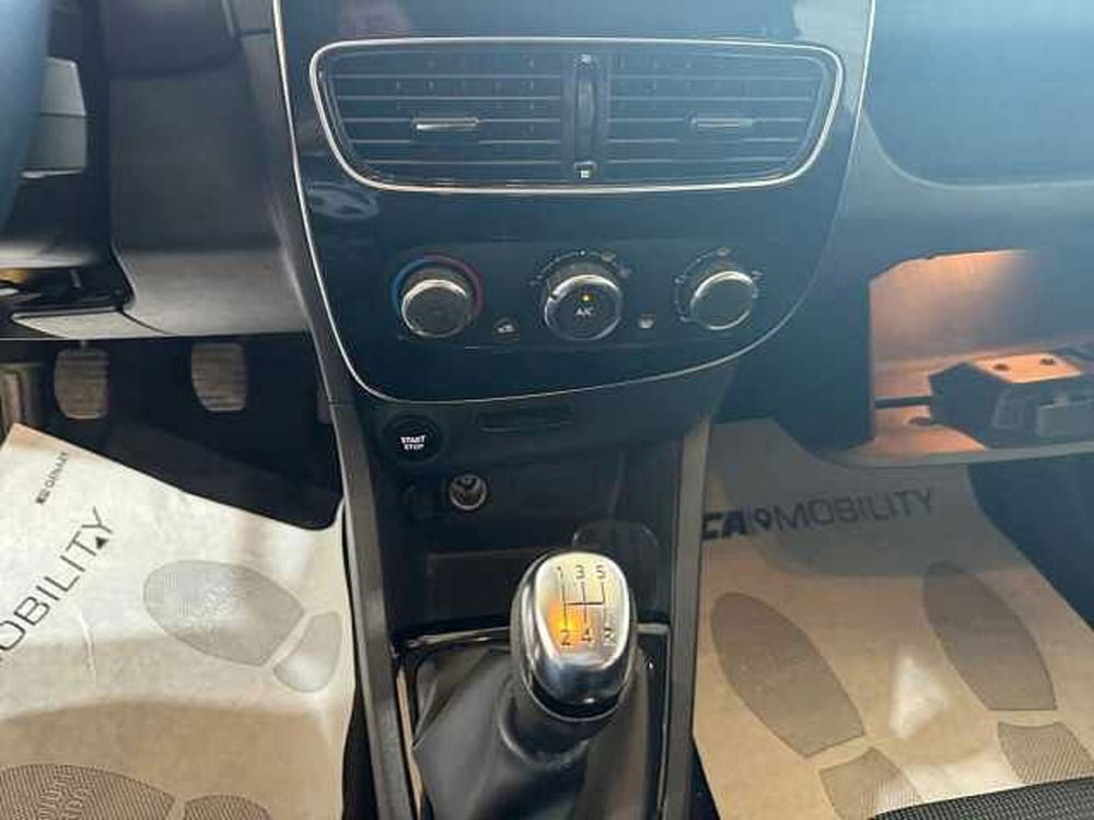 Renault Clio usata a Napoli (17)