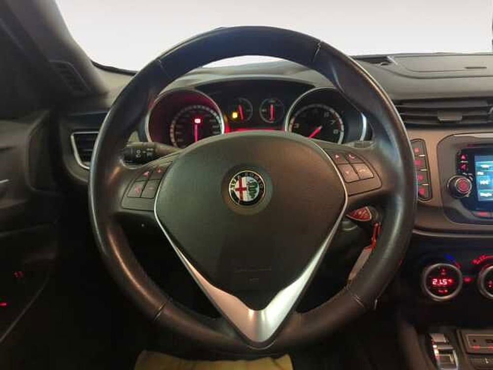 Alfa Romeo Giulietta usata a Treviso (9)