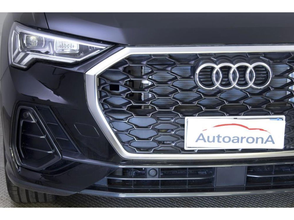 Audi Q3 Sportback nuova a Novara (9)