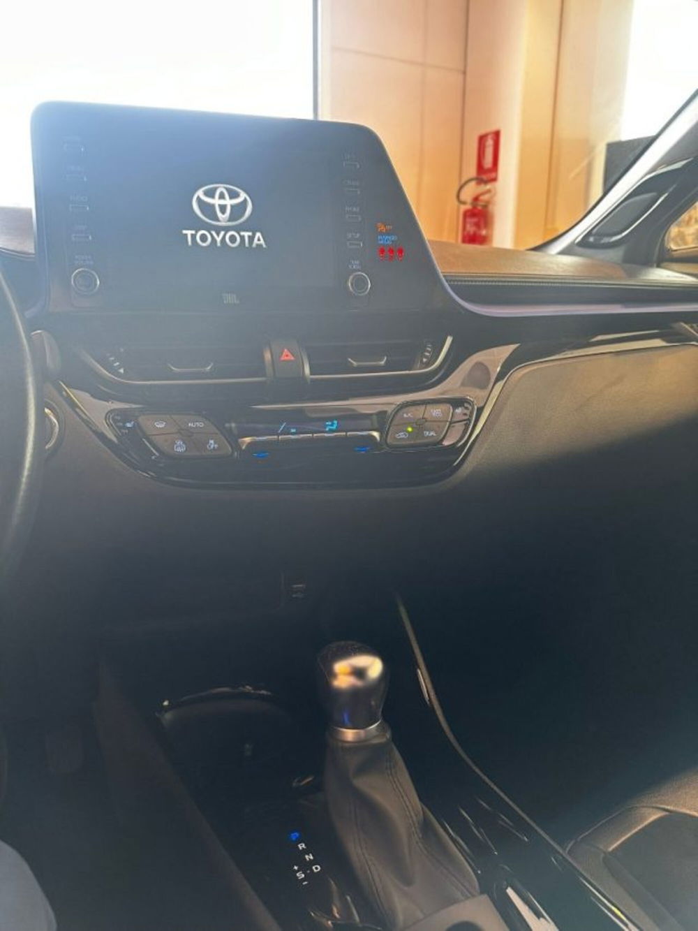 Toyota Toyota C-HR usata a Sassari (12)