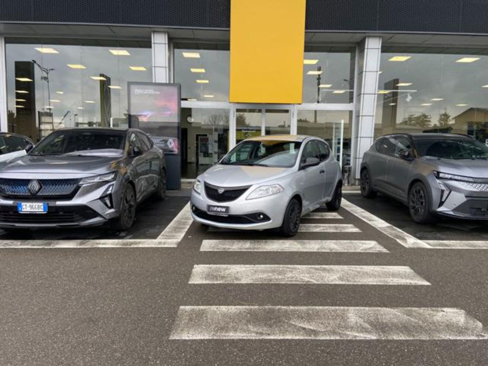 Lancia Ypsilon usata a Pavia