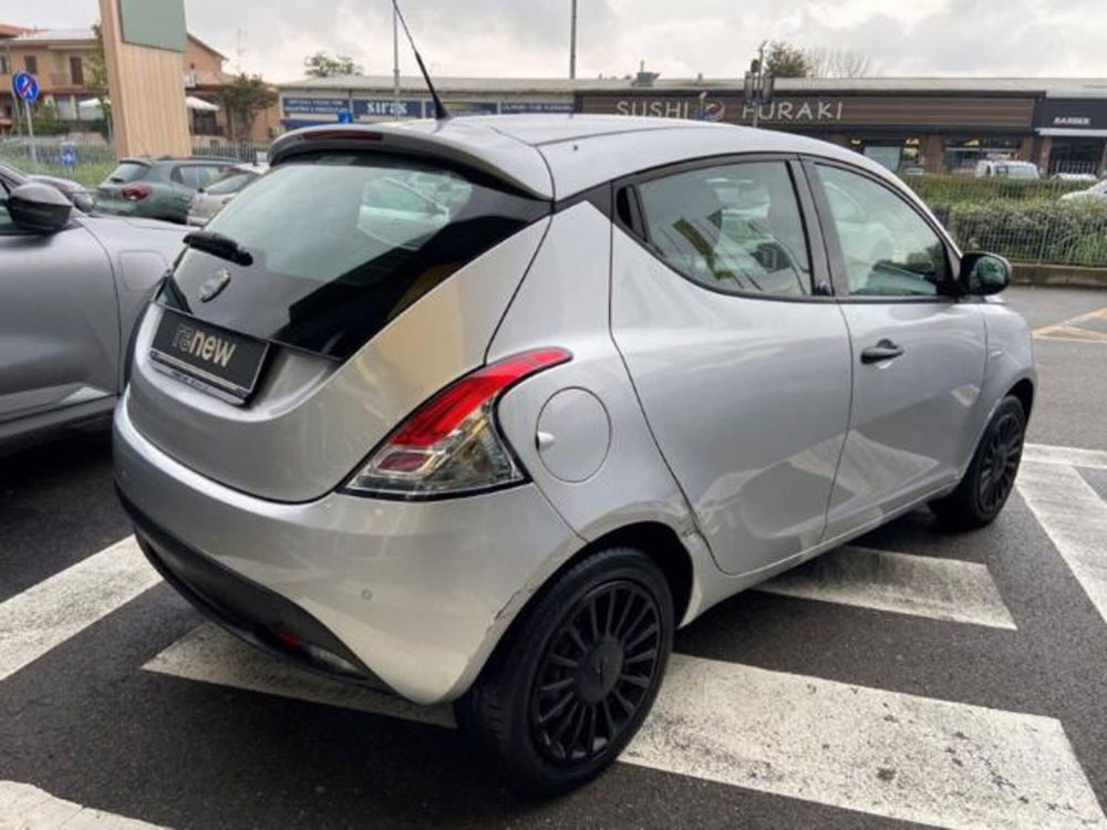 Lancia Ypsilon usata a Pavia (11)