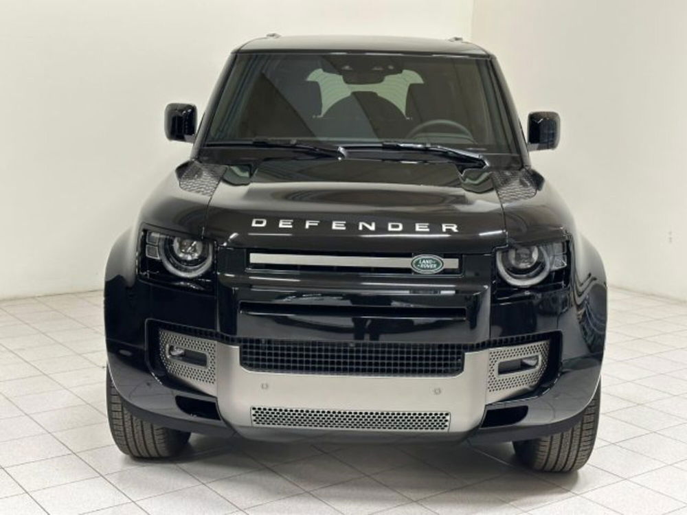 Land Rover Defender nuova a Novara (8)