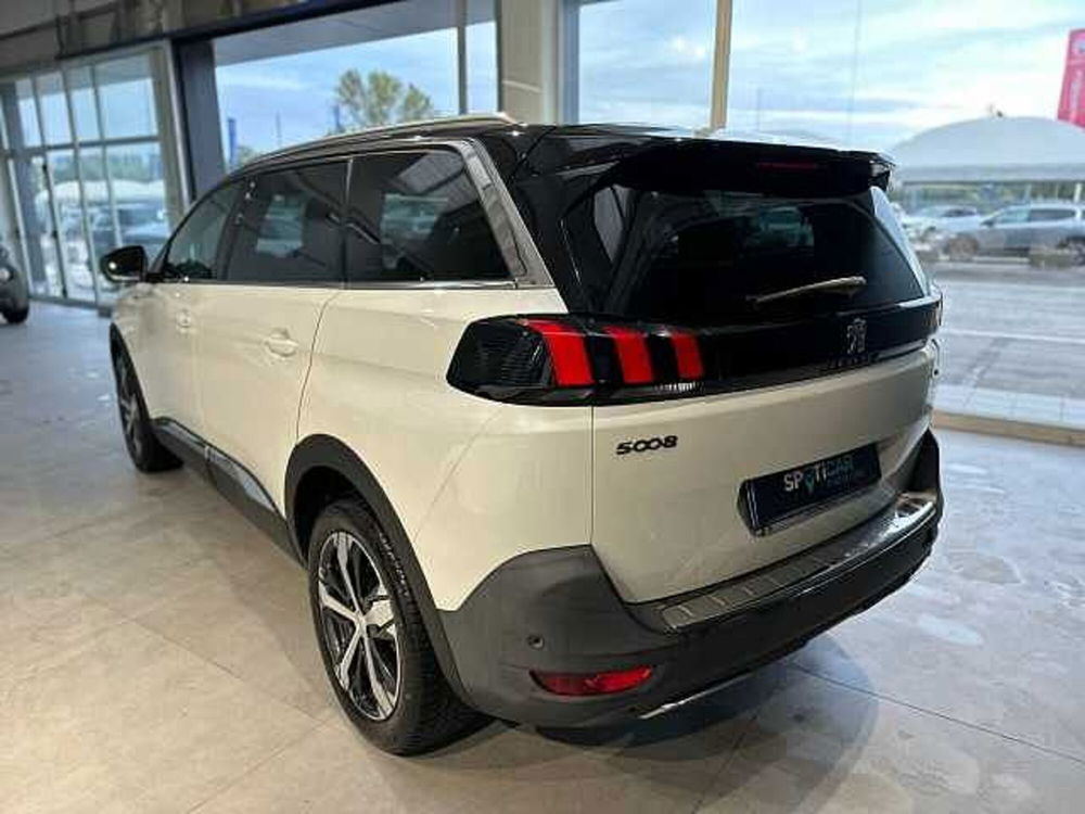 Peugeot 5008 usata a Venezia (2)