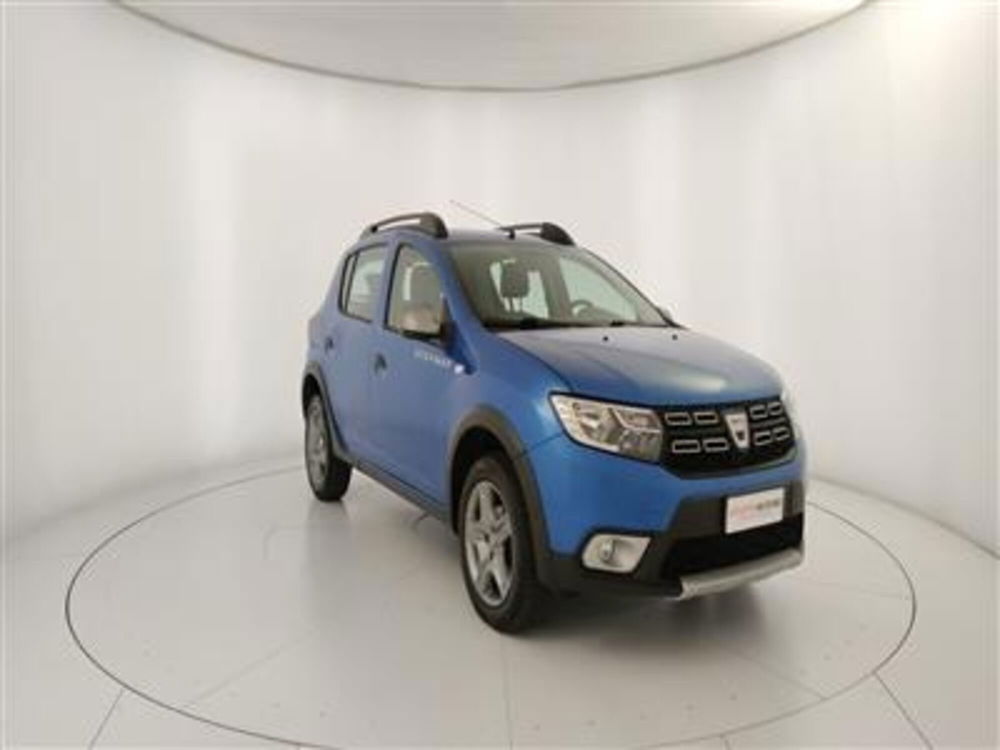 Dacia Sandero usata a Bari (11)