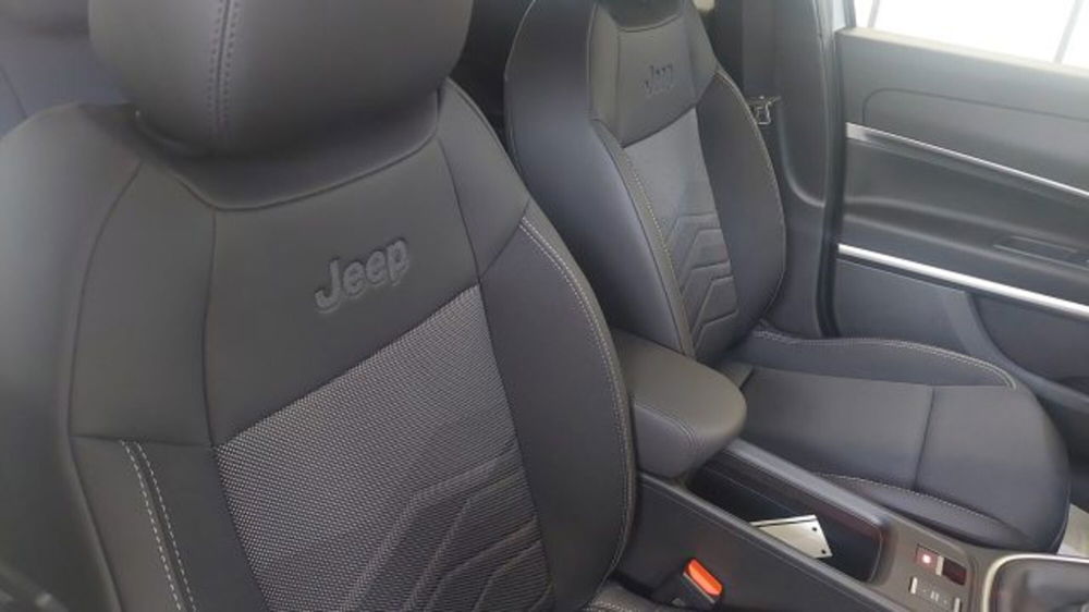 Jeep Avenger nuova a Brescia (18)