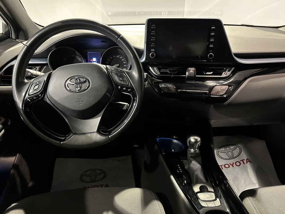 Toyota Toyota C-HR usata a Milano (9)