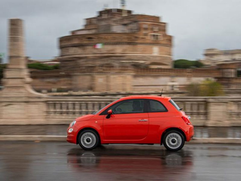 Fiat 500 1.0 Hybrid Club del 2023 usata a Vitulazio