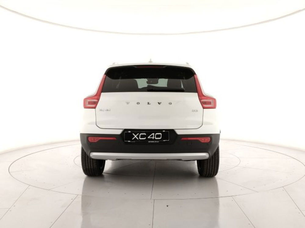 Volvo XC40 nuova a Modena (4)