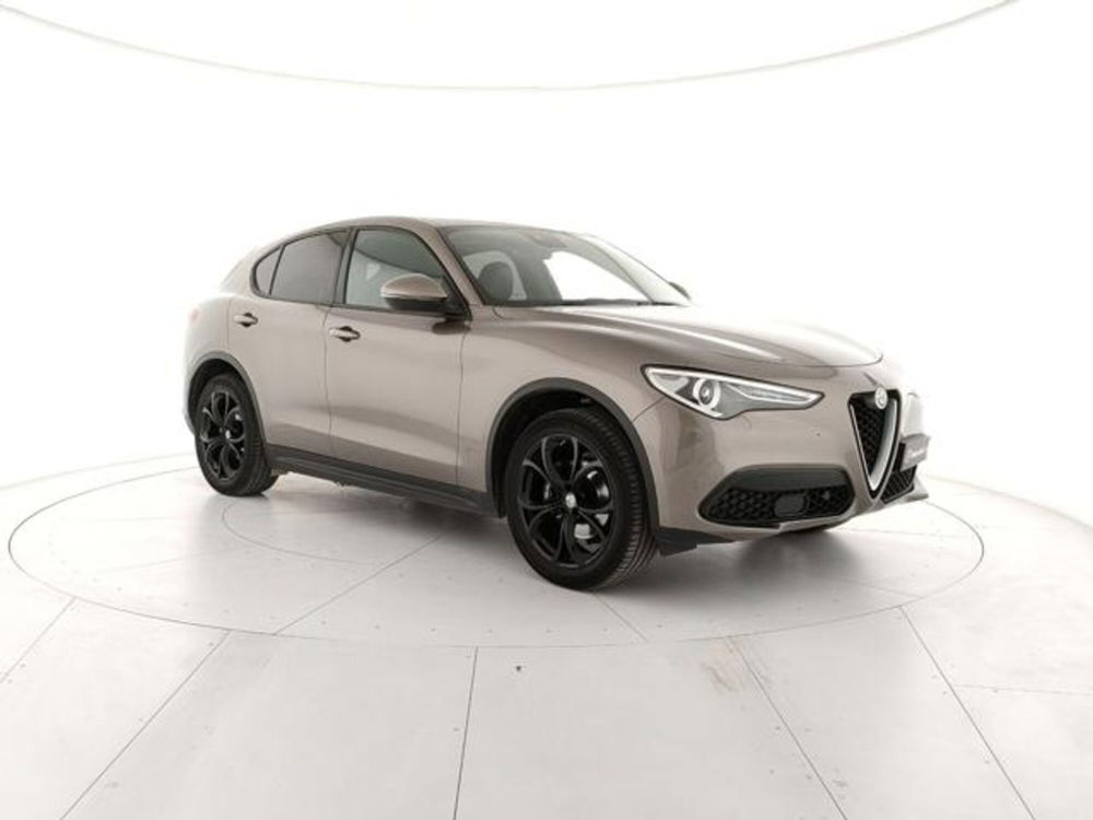 Alfa Romeo Stelvio usata a Modena (6)