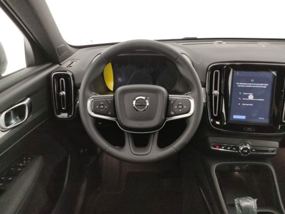 Volvo XC40 nuova a Modena (14)