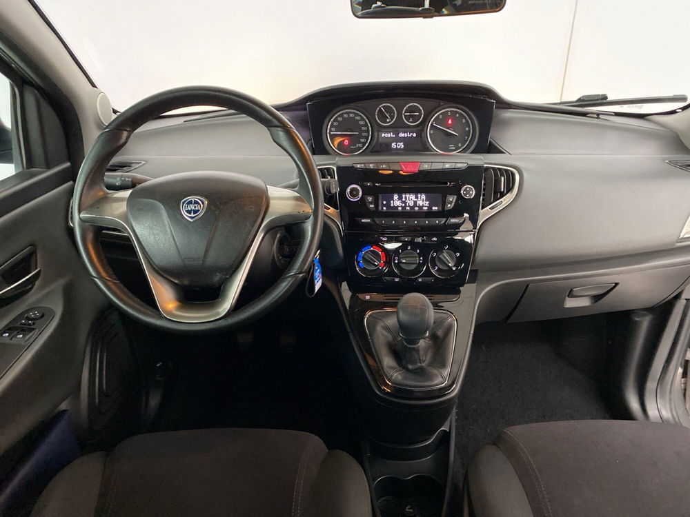 Lancia Ypsilon usata a Lodi (8)