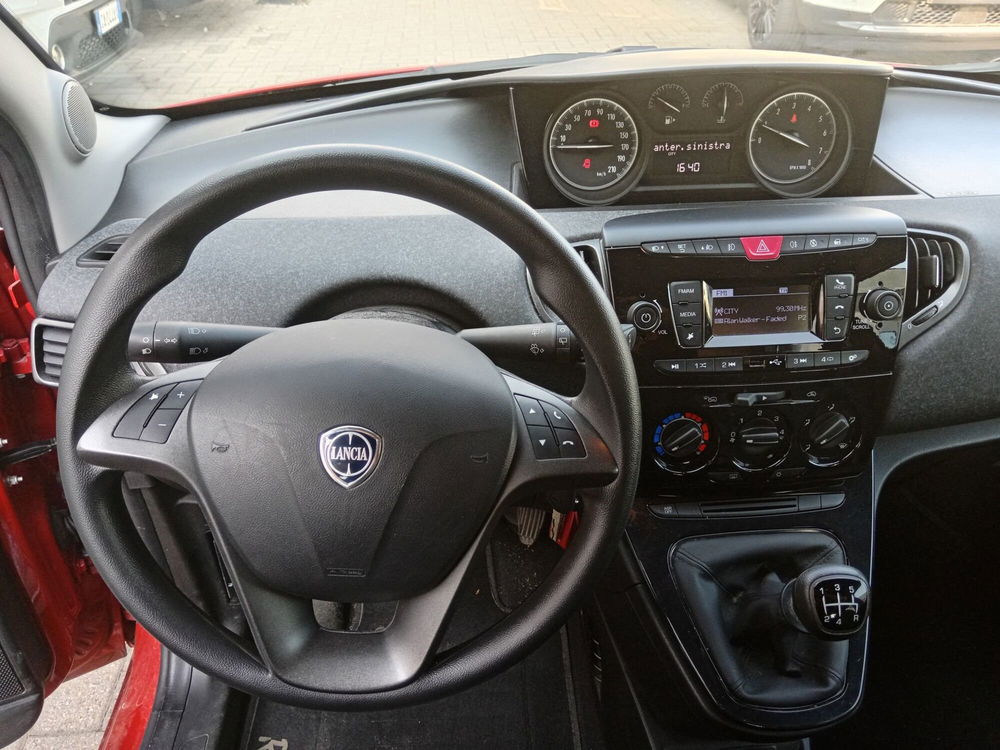 Lancia Ypsilon usata a Alessandria (11)