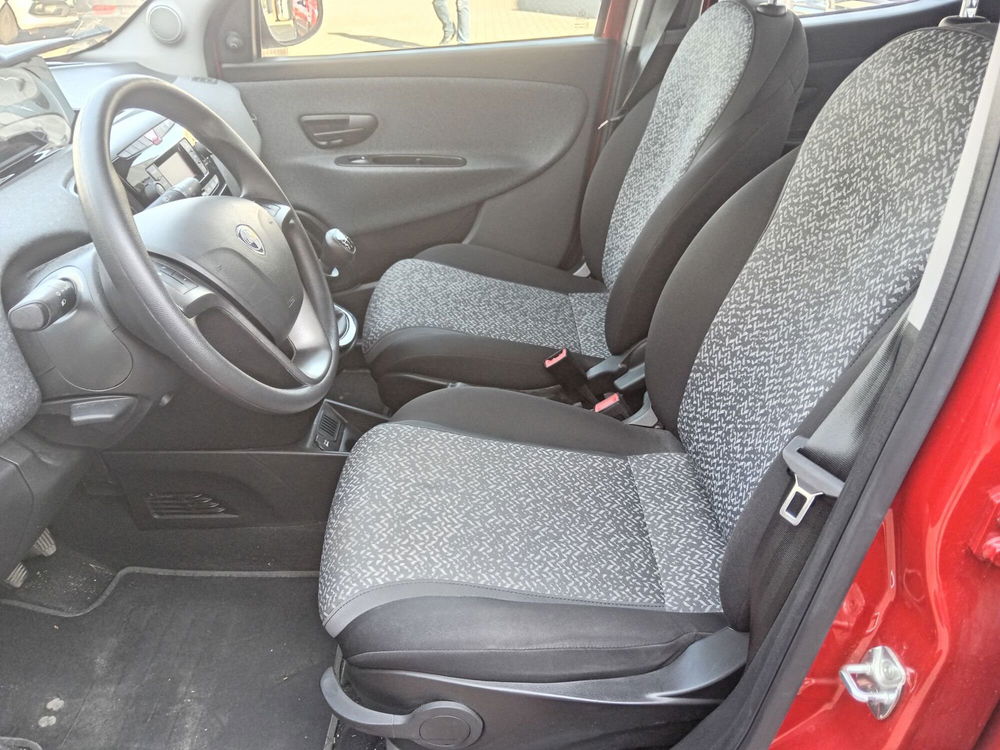 Lancia Ypsilon usata a Alessandria (9)