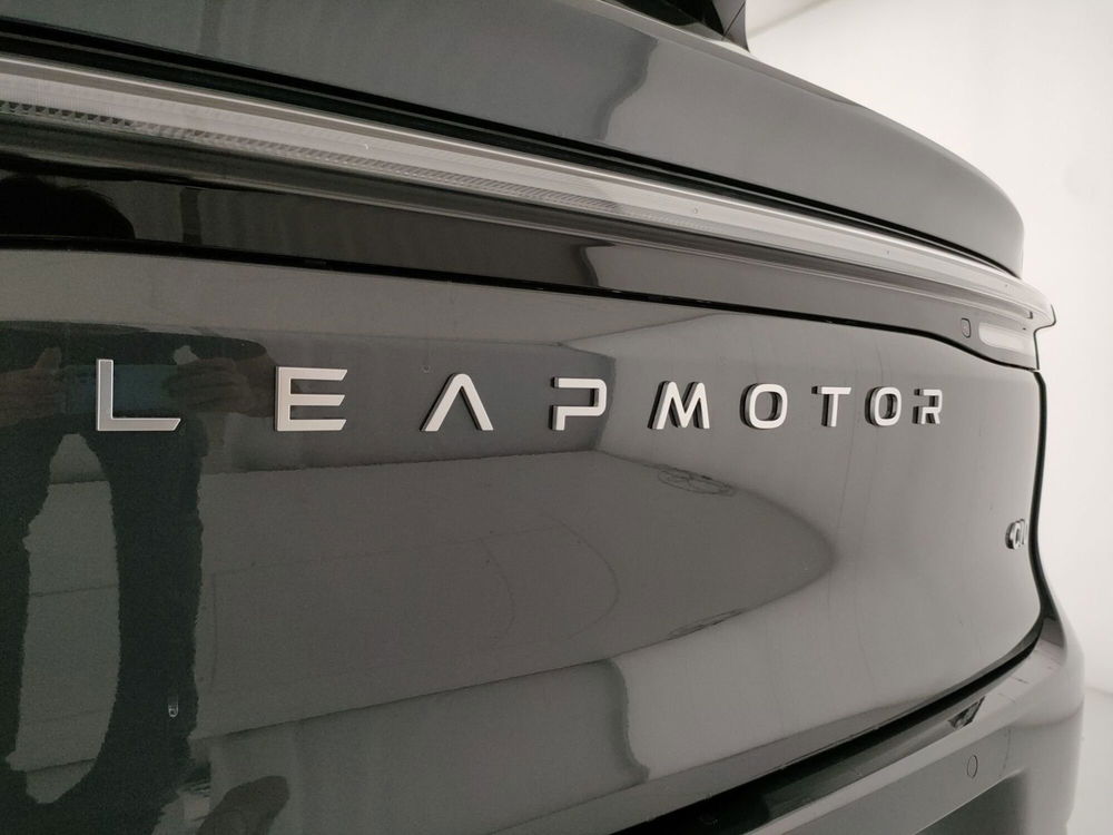 Leapmotor C10 nuova a Caserta (12)