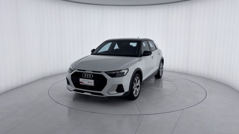 Audi A1 citycarver 30 TFSI S tronic  del 2019 usata a Massa