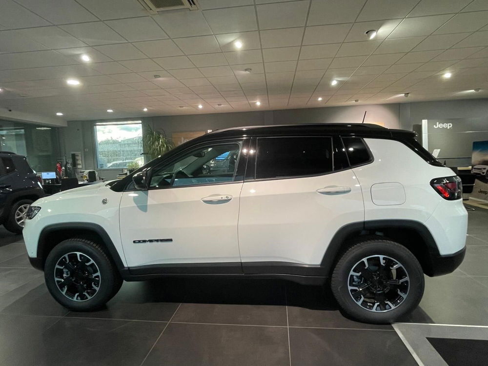 Jeep Compass nuova a Ancona (4)