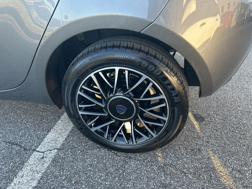 Lancia Ypsilon usata a Bergamo (10)