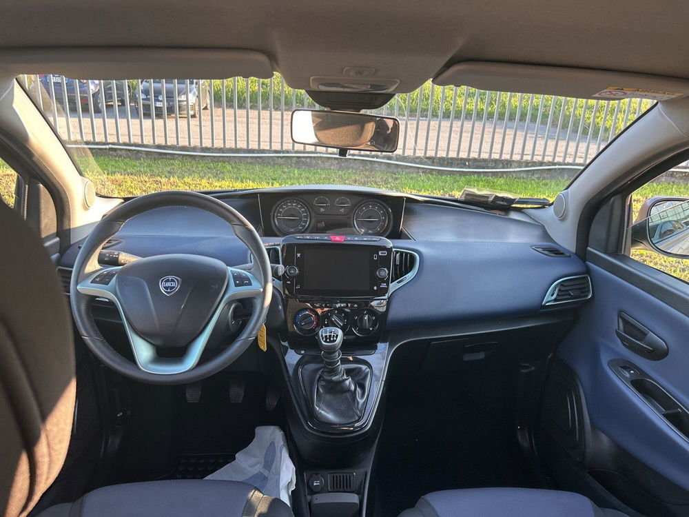 Lancia Ypsilon usata a Bergamo (11)