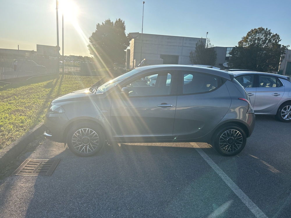 Lancia Ypsilon usata a Bergamo (2)