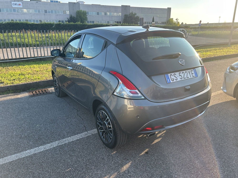 Lancia Ypsilon usata a Bergamo (3)