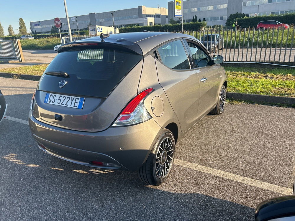 Lancia Ypsilon usata a Bergamo (5)