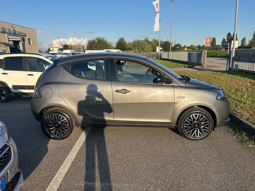 Lancia Ypsilon usata a Bergamo (6)