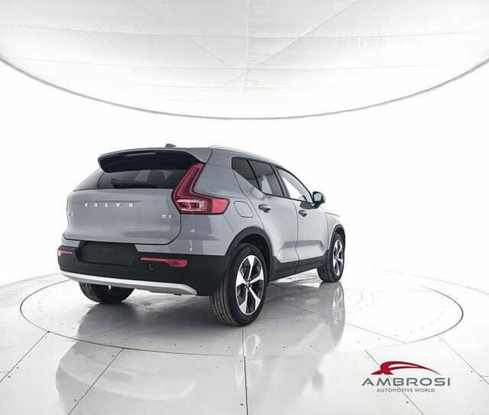 Volvo XC40 nuova a Viterbo (3)