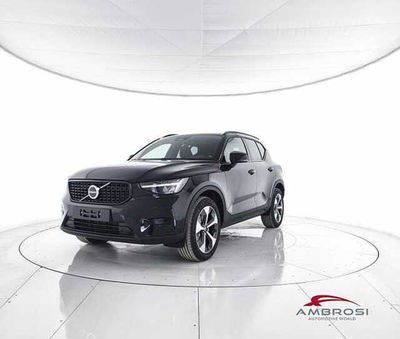 Volvo XC40 B3 automatico Plus Dark  nuova a Viterbo