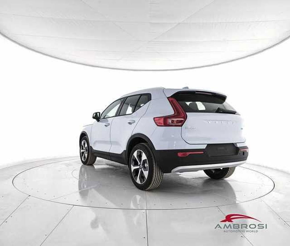 Volvo XC40 nuova a Viterbo (4)