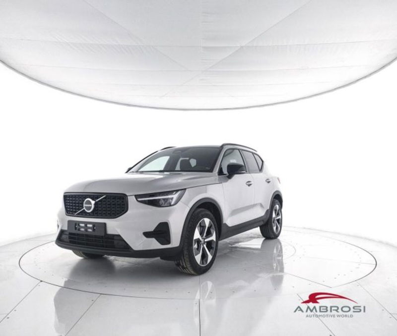 Volvo XC40 B3 automatico Plus Dark  nuova a Corciano