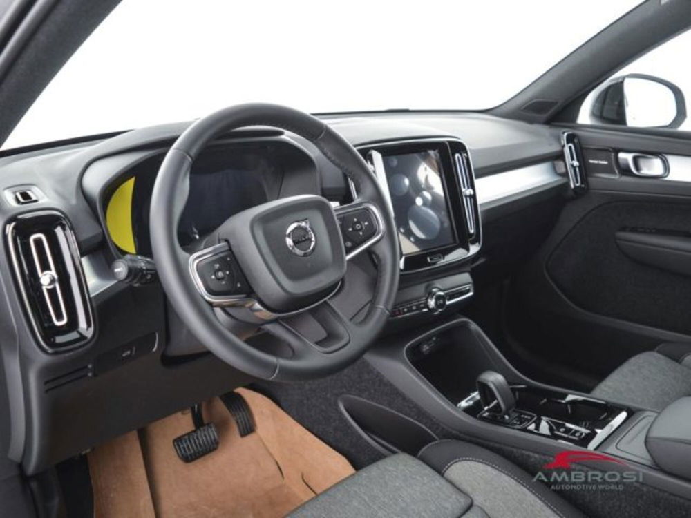 Volvo XC40 nuova a Perugia (8)