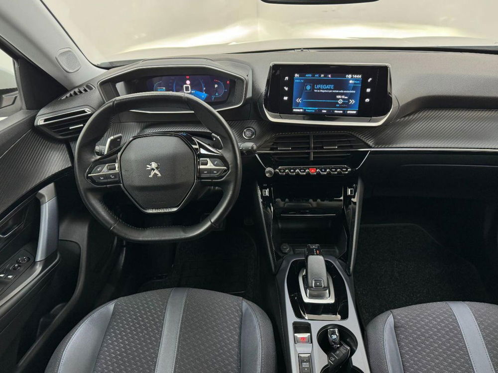 Peugeot 2008 usata a Como (4)