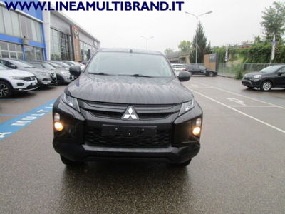 Mitsubishi L200 2.3 D Club Cab 4x4 Easy Select Invite Connect  del 2021 usata a Piacenza