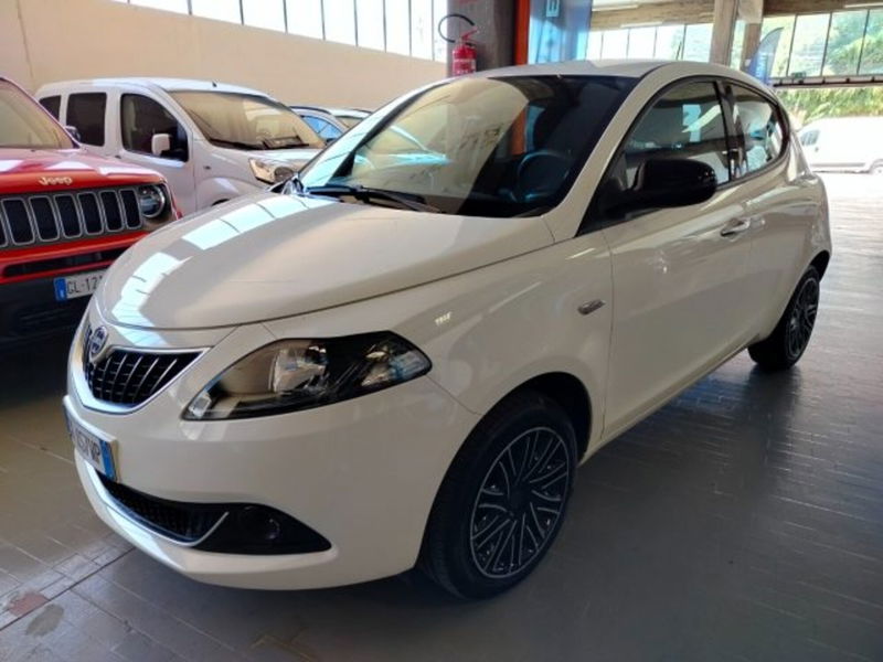 Lancia Ypsilon 1.0 FireFly 5 porte S&amp;S Hybrid Ecochic Gold  del 2022 usata a Cesena